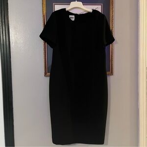 Vintage Leslie Fay Black Short-Sleeve Midi Shift Dress